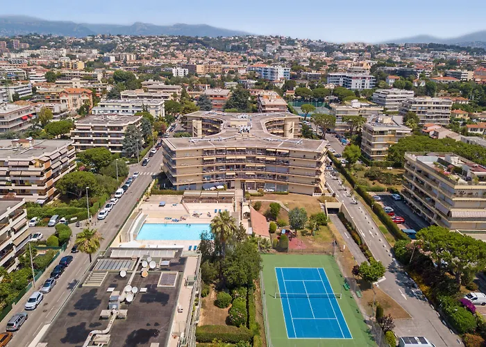 Lägenhetshotell Pierre & Heliotel Marine Saint-Laurent-du-Var
