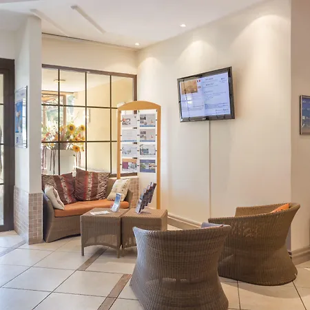Hotel apartamentowy Pierre & Heliotel Marine Saint-Laurent-du-Var