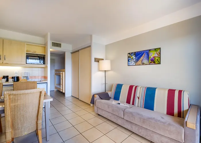 Ξενοδοχείο με διαμερίσματα Pierre & Heliotel Marine Saint-Laurent-du-Var