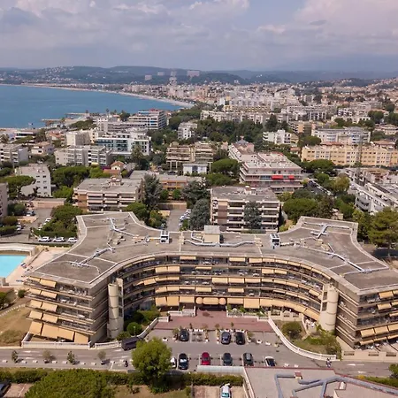 Aparthotel Pierre & Heliotel Marine Saint-Laurent-du-Var