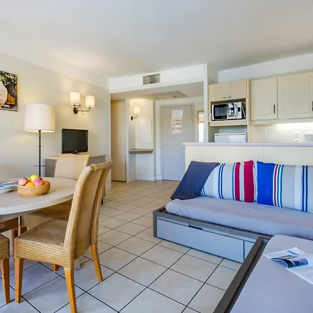 Pierre & Heliotel Marine Aparthotel Saint-Laurent-du-Var