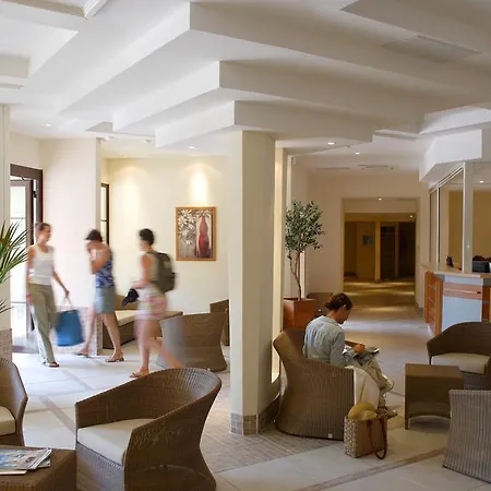 Pierre & Heliotel Marine Aparthotel Saint-Laurent-du-Var